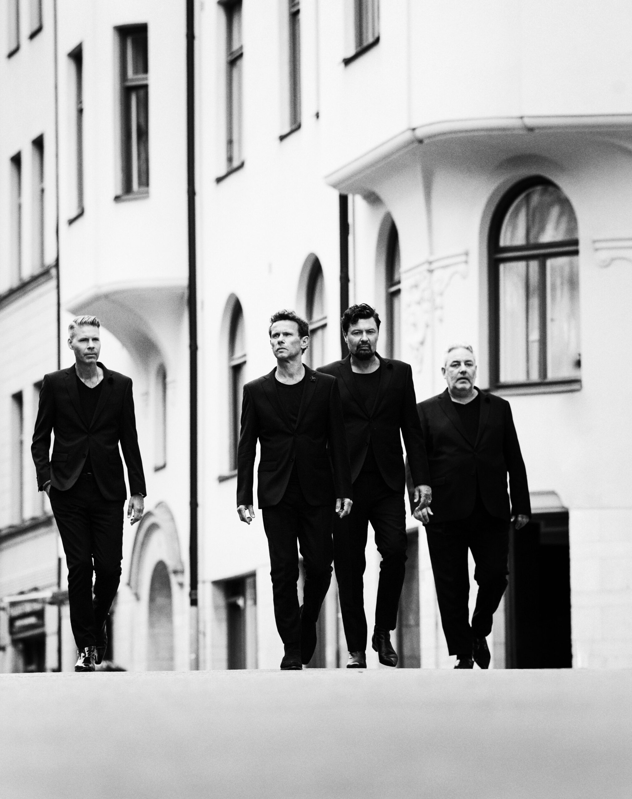 Bo Kaspers Orkester startar en händelserik höst med singeln “Sov”