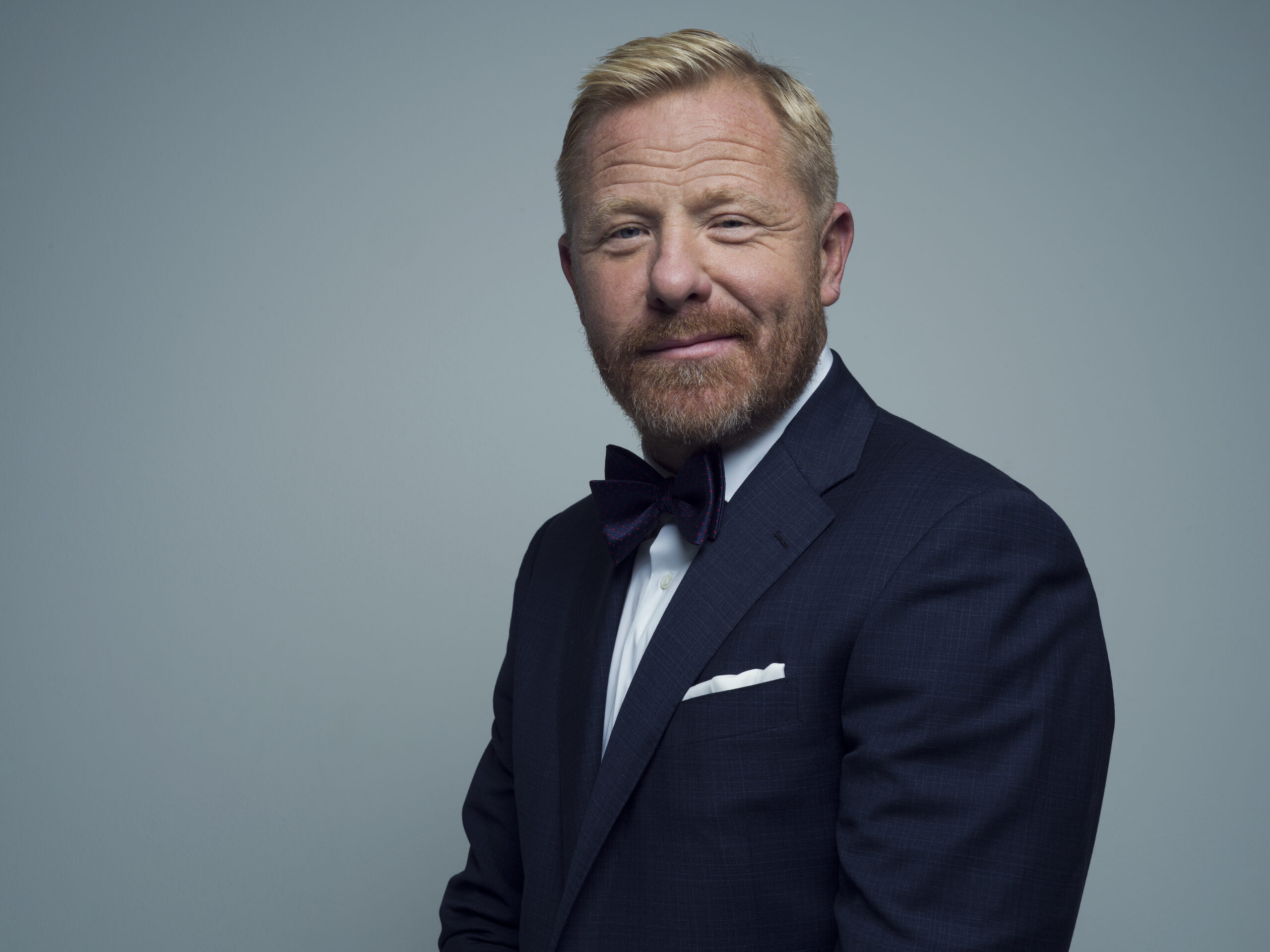 Fredrik Steen￼